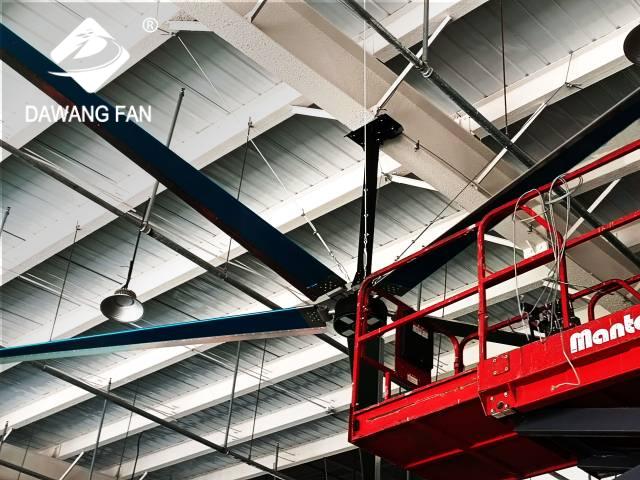 工業(yè)風(fēng)扇放哪個(gè)位置空氣流通效果好?