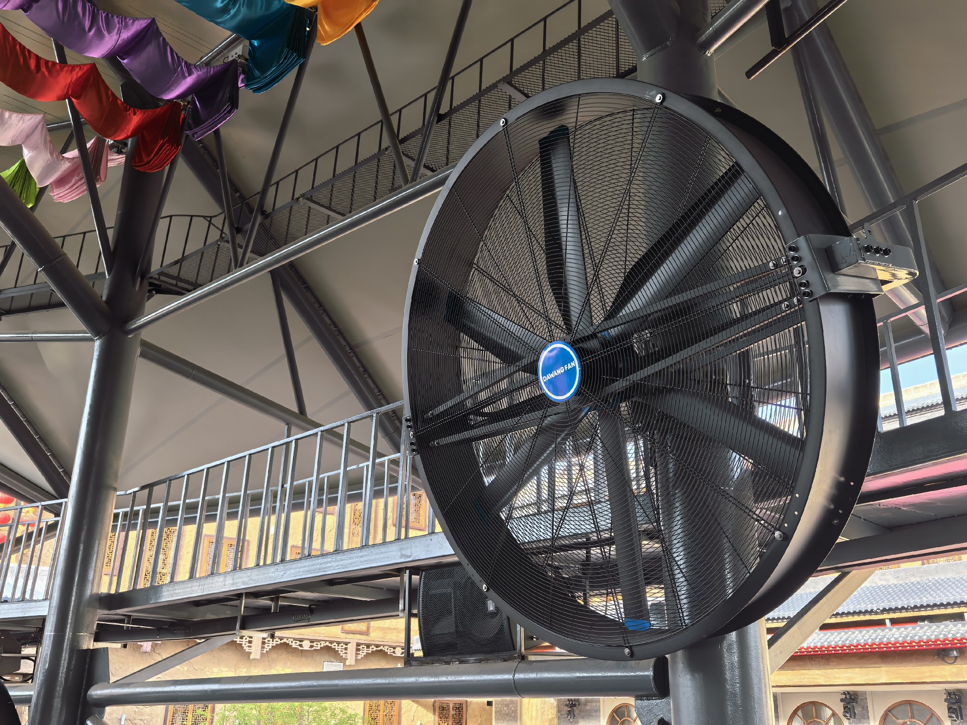 大王壁掛扇賦能西安華夏文旅度假區,打造舒適觀演環境案例