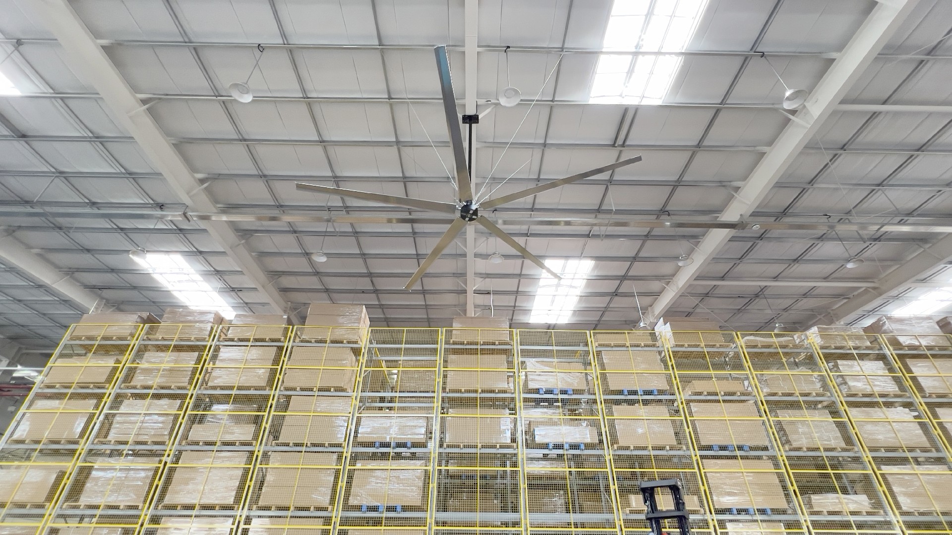 大王通風(fēng) W.FANS 系列賦能比亞迪鋼結(jié)構(gòu)倉庫，打造高效通風(fēng)存儲(chǔ)環(huán)境案例